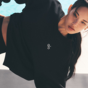 Accolade Crew Neck Pullover - Black